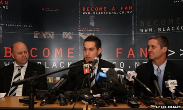 New Zealand captain Ross Taylor (centre), flanked by acting national selection manager Mark Greatbatch (left) and Cricket New Zealand chief executive Justin Vaughan