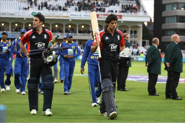 Craig Kieswetter and Alastair Cook walk off at Trent Bridge after winning the game for England