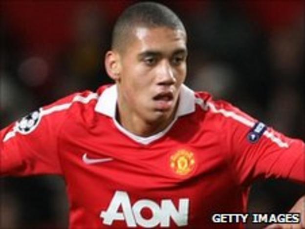 Manchester United defender Chris Smalling signs new deal - BBC Sport