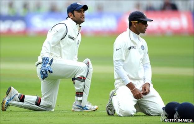 MS Dhoni and Rahul Dravid in the slips
