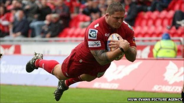 Rhys Thomas scores