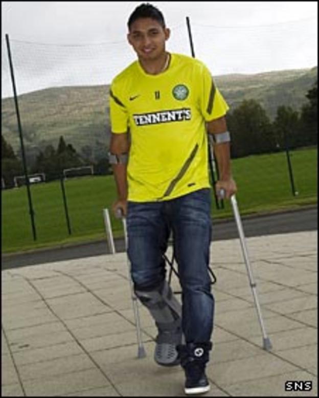 Emilio Izaguirre on his crutches