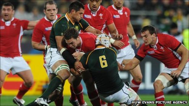 George North takes on the South Africa defence