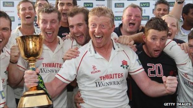 Lancashire captain Glen Chapple with the County Championship trophy