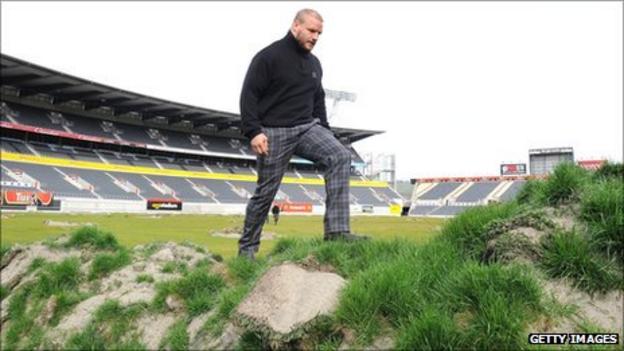 Scotland prop Euan Murray visits the stadium in Christchurch