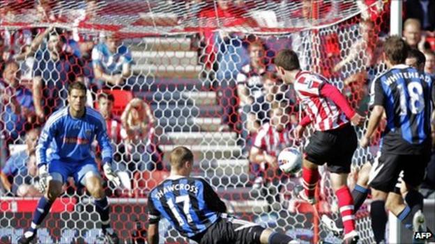Craig Gardner scores Sunderland's third goal