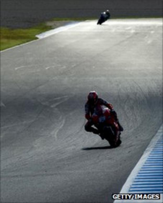 Bikes race at Motegi
