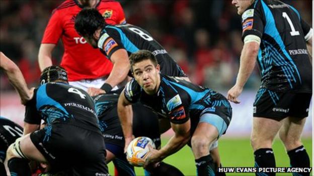Rhys Webb against Munster