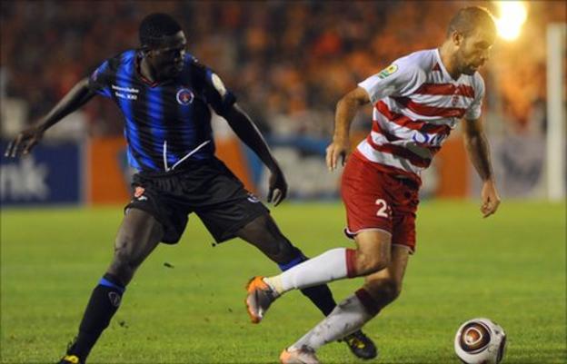 InterClube's Pedro Manuel tussles with Ayman Solteri of Club Africain