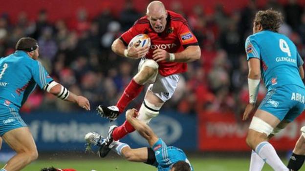Munster lock Paul O'Connell on the charge against Aironi at Musgrave Park