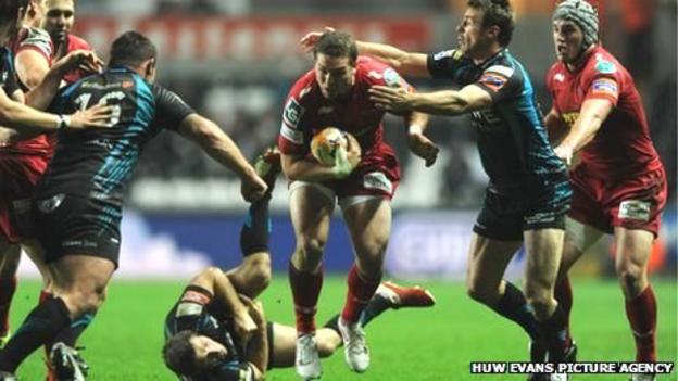 George North breaks through against the Ospreys