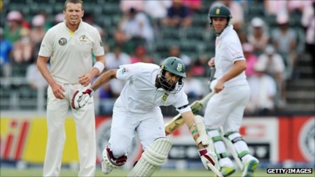 Peter Siddle, Hashim Amla and AB de Villiers