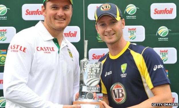 Captains Graeme Smith and Michael Clarke after the Test series is tied