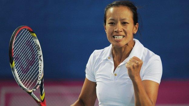 Anne Keothavong beat Israel's Julia Glushko 6-2 6-1 in the opening rubber