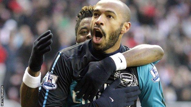 Thierry Henry celebrates against Sunderland
