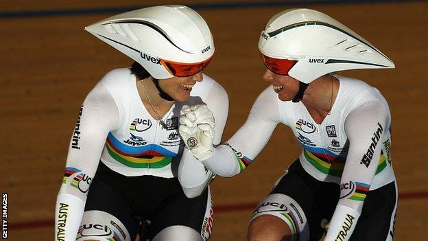 Anna Meares and Kaarle McCulloch celebrate their world record
