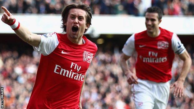 Tomas Rosicky Signs New Arsenal Contract Bbc Sport