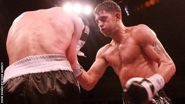 Nathan Cleverly in action against Tommy Karpency