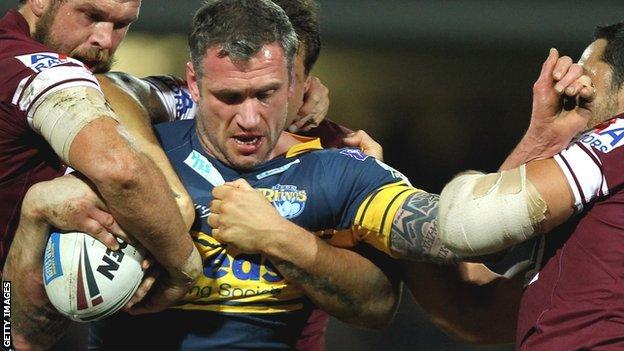 Jamie Peacock will finish his career at Leeds Rhinos after agreeing a new two-year deal