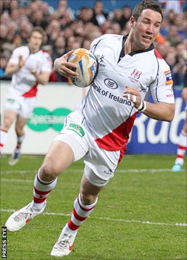 Paddy Wallace scores Ulster's first try against Aironi