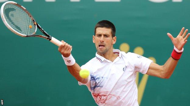 Novak Djokovic in action against Seppi