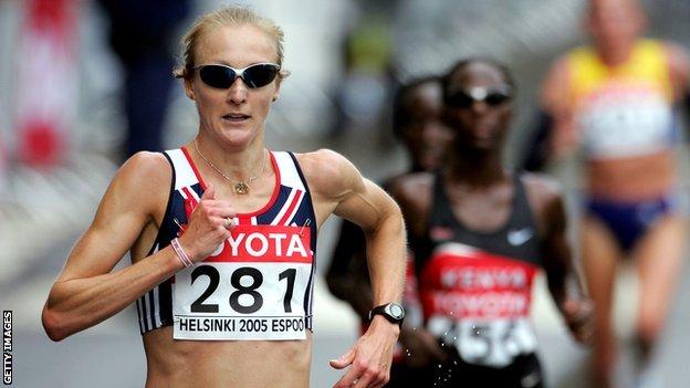 Paula Radcliffe on her way to marathon gold in the 2005 World Championships