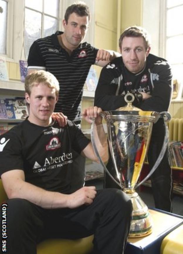 Edinburgh's Gregor Hunter, Chris Leck and Jim Hamilton pose with the Heineken Cup