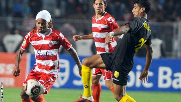 Club Africain's path blocked by a team of Swaziland police - BBC Sport