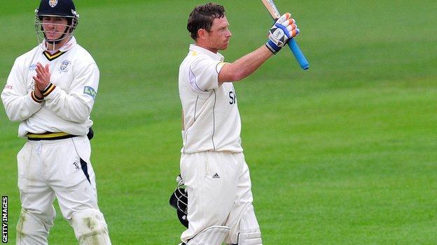 Ian Bell celebrates reaching his hundred