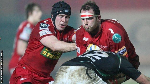 Lou Reed in Scarlets action