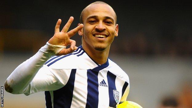 Peter Odemwingie says Roy Hodgson is at his best with "average" teams