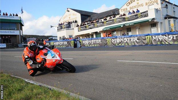 Ryan Farquhar in action at the Isle of Man TT