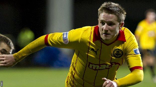 Paul Cairney in action for Partick Thistle
