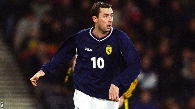 Don Hutchison playing for Scotland in 2000