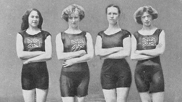 Irene Steer (far right) and the 1912 Olympics British women's 4x100m freestyle relay team