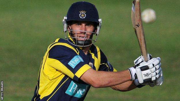 Gloucestershire sign Benny Howell on permanent deal - BBC Sport