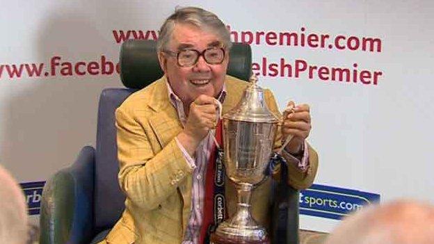 Ronnie Corbett with the Welsh Premier League trophy