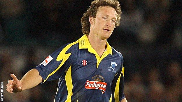 Anthony Ireland rejoins Gloucestershire from Middlesex - BBC Sport