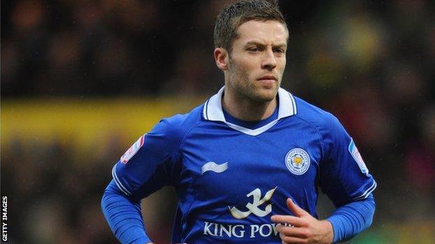 Barnsley sign former Leicester defender Tom Kennedy - BBC Sport