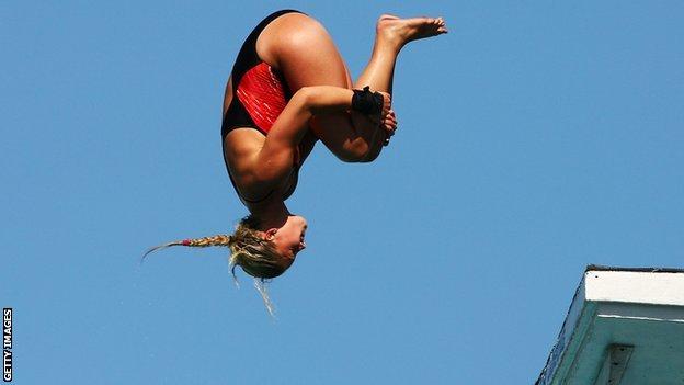 Brooke Graddon dives at the 2009 World Championships