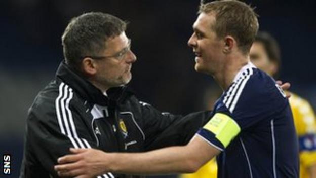 Scotland manager Craig Levein (left) and Darren Fletcher