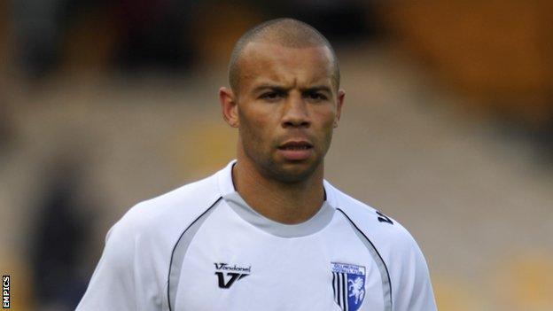 Deon Burton wants Gillingham penalty taking duty BBC Sport