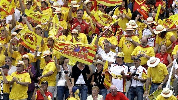 Catalan Dragons supporters