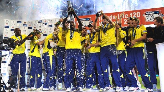 Hampshire celebrate beating Yorkshire in FL t20 final