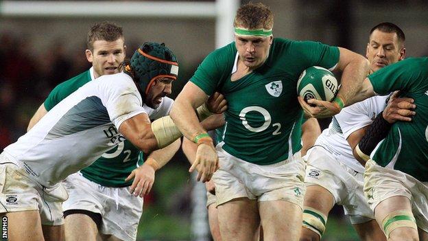 Jamie Heaslip attempts to burst away from Victor Mayfield in the 2010 contest in Dublin