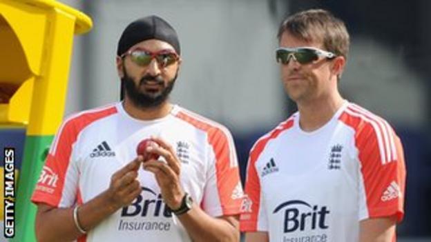 Monty Panesar and Graeme Swann