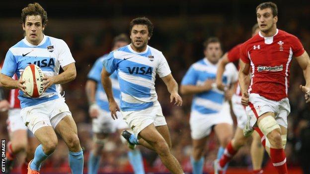 Sam Warburton (right) in action during Wales' defeat to Argentina