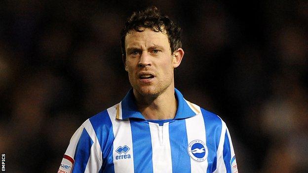 Brighton's Gus Poyet reserved on new Wayne Bridge deal - BBC Sport