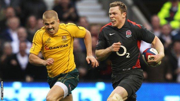 England wing Chris Ashton outpaces Australia counterpart Drew Mitchell to score a spectacular try in 2010