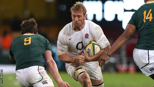 England captain Chris Robshaw takes on South Africa